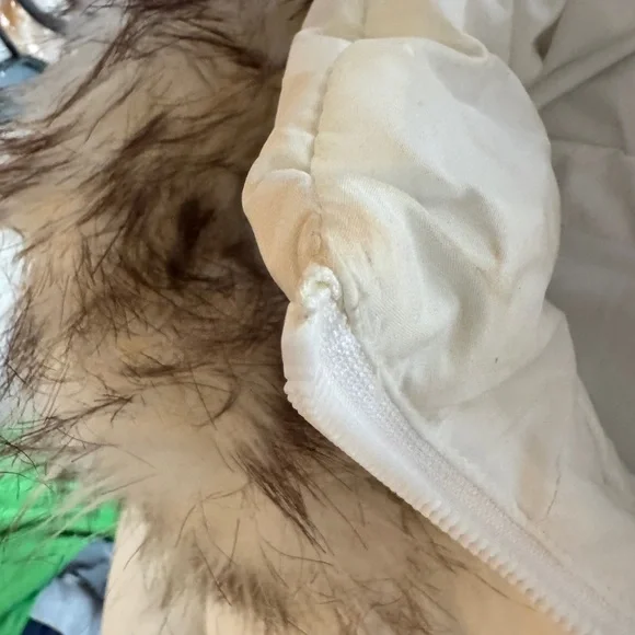 Michael Kors White Puffer Coat with Fur Hood and Black Belt - Picture 6 of 9